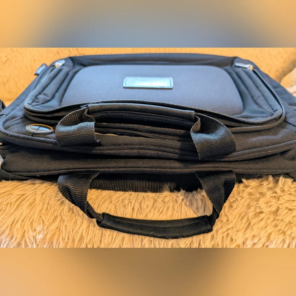 Neotec Black Laptop Bag With Shoulder Strap